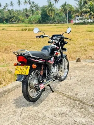 Bajaj CT100 2015