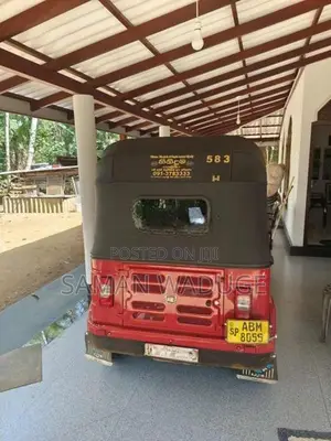 Bajaj RE 2016