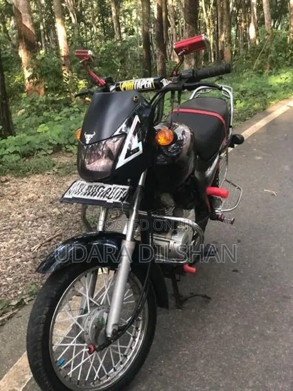 Bajaj CT100 2016