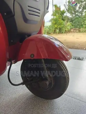 Bajaj RE 2016
