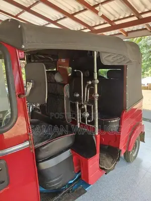 Bajaj RE 2016