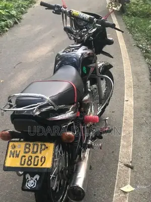 Bajaj CT100 2016