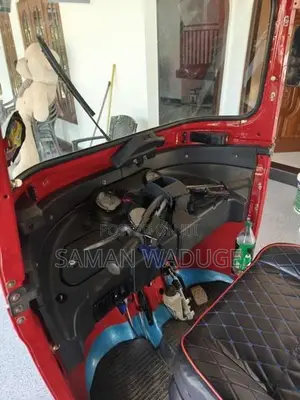 Bajaj RE 2016