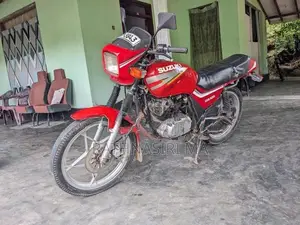 Suzuki GS 125 2004