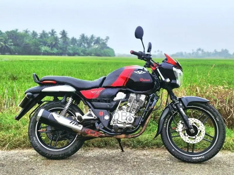 Bajaj V15 2016