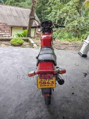 Suzuki GS 125 2004