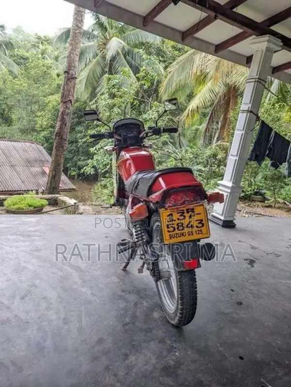 Suzuki GS 125 2004