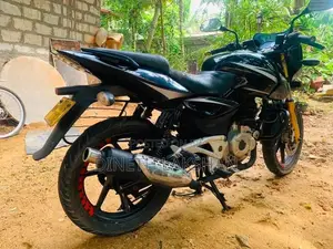 Bajaj Pulsar 180 Pulser 2015