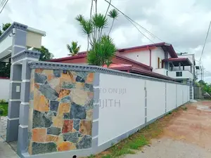 සුපරි කාමර4 දෙමහල් නිවසක් විකිනිමට කෑස්බෑව