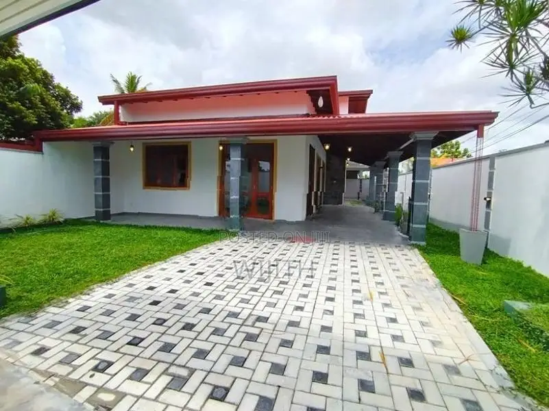 සුපරි කාමර4 දෙමහල් නිවසක් විකිනිමට කෑස්බෑව