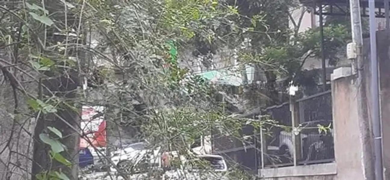නුවර නගරයෙන් වට්නා ඉඩමක් විකිණීම සඳහා