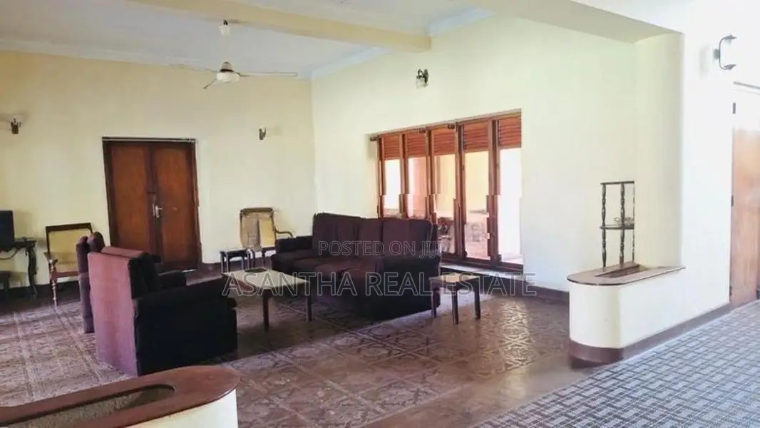 (AF904) 95P Residential Land with House for Sale in Katubedda