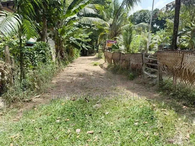 Residential Land for Sale in Naiwala Road, Udugampola