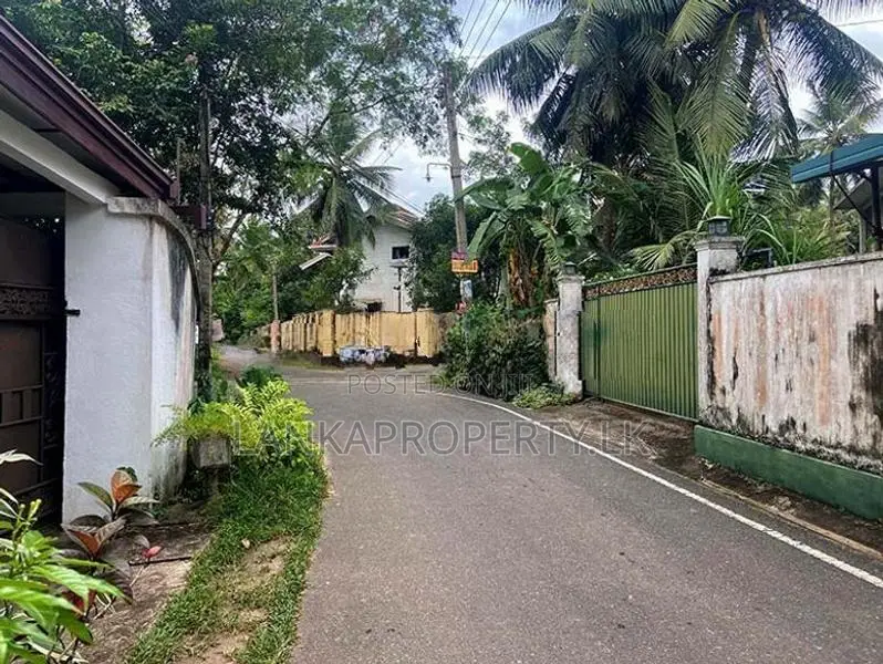 Residential Land for Sale in Naiwala Road, Udugampola