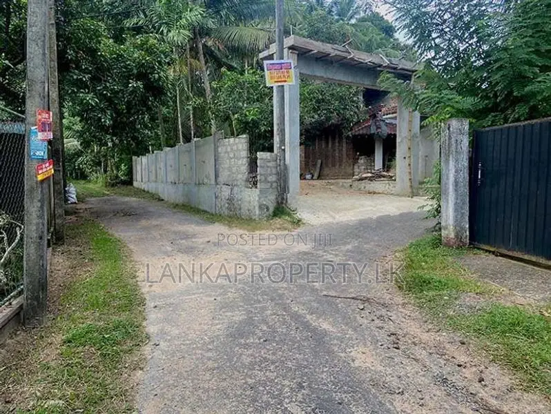 Residential Land for Sale in Naiwala Road, Udugampola