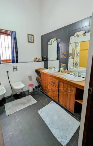 5BR House for Rent in Nawala