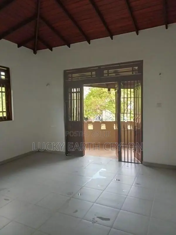 Thalawathugoda 2 Storey Unfurnished House for Rent (MG1339)