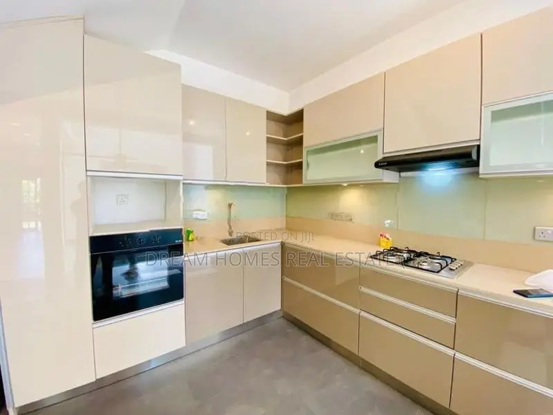 Beautiful Family Home for Sale – Athurugiriya