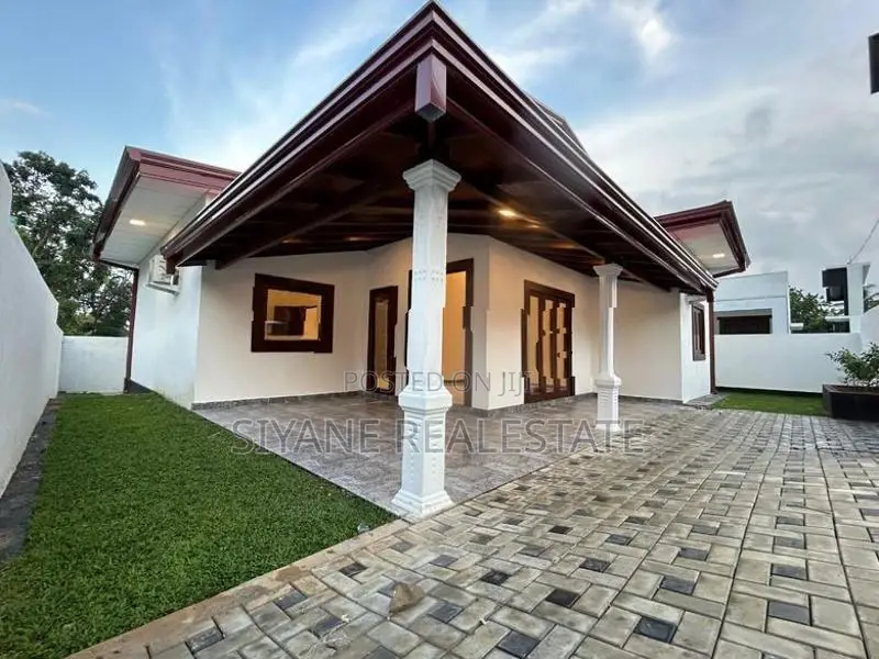 Modern House for Sale – Homagama Watareka
