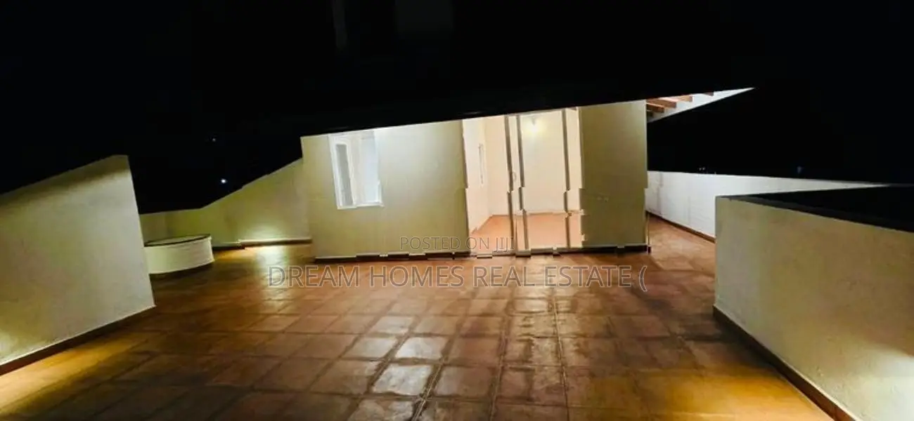 Luxury Two-Storey House for Rent in Habarakada