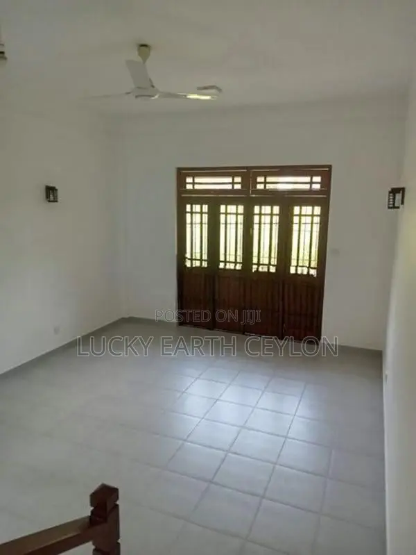 Thalawathugoda 2 Storey Unfurnished House for Rent (MG1339)