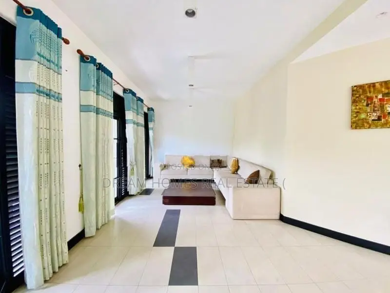 Beautiful Family Home for Sale – Athurugiriya