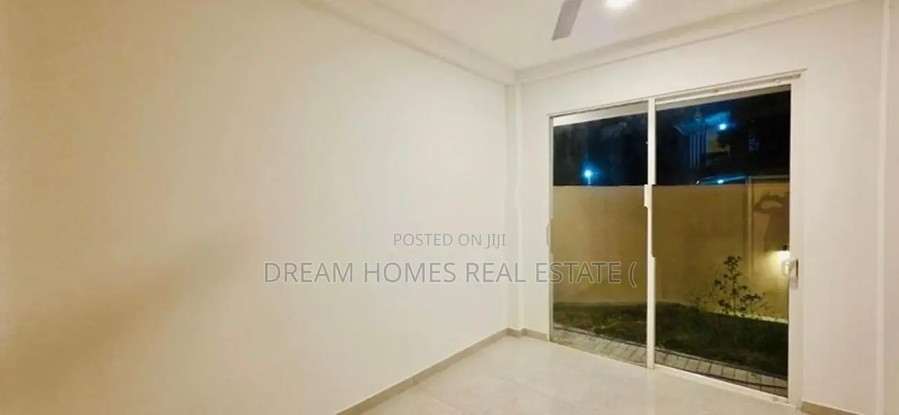 Luxury Two-Storey House for Rent in Habarakada