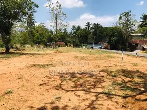 දඹුල්ල මාතලේ පාරෙන් සින්නක්කර බිම්කොටසක් විකිණීමට