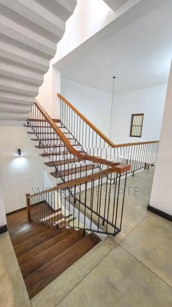 Nawala 8 Perch 3 Storey 5BR Super Luxury House For Sale
