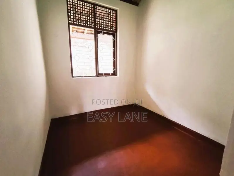 නිට්ටඹුව – රන්පොකුණුගම පර්චස් 18 ක නිවස
