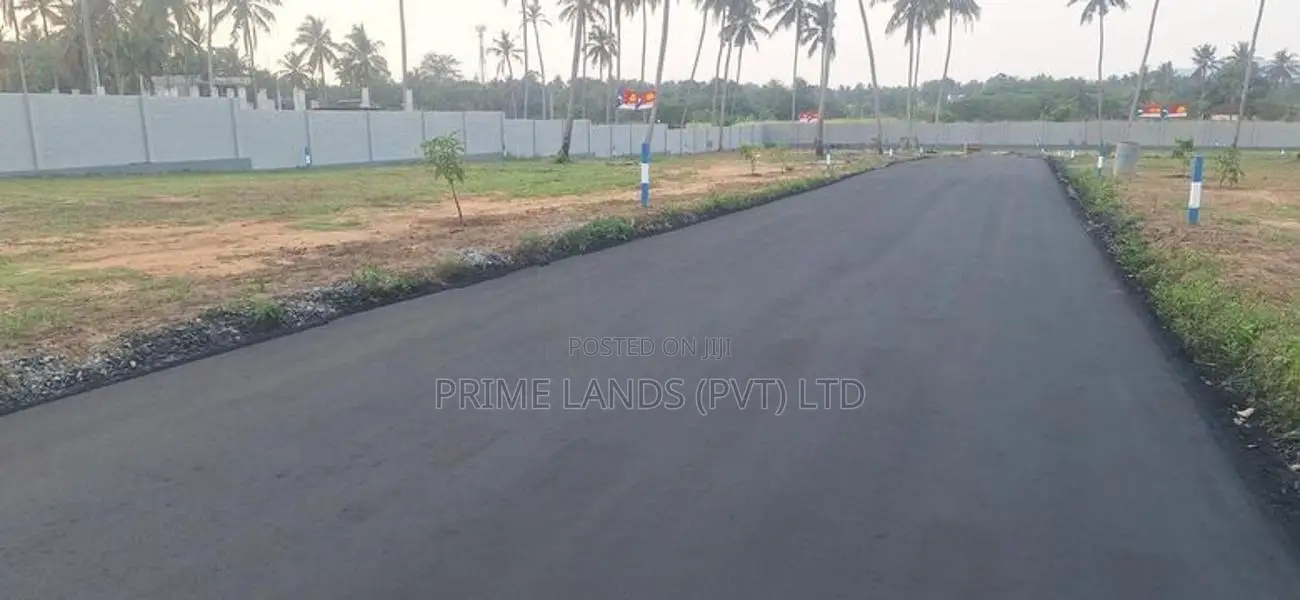 කුරුණෑගල ටවුම ලඟින්ම වටිනා බිම් කොටස්