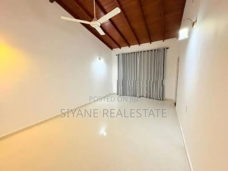 Luxury New Modern House for Sale in Thalawathugoda