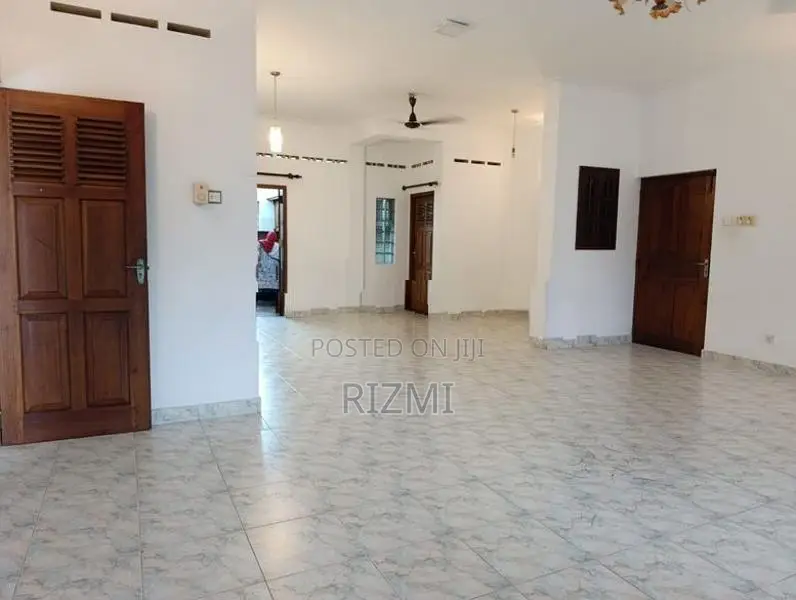 first floor 3BR large house for rent in dehiwala junction
