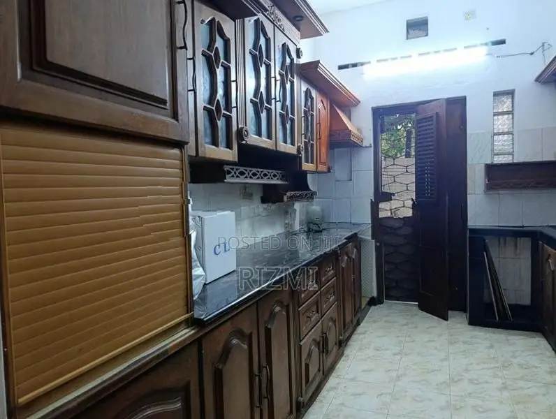 first floor 3BR large house for rent in dehiwala junction