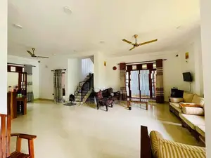 කාපට් පාරට මුහුණලා නිවසක් විකිණීමට Kaduwela