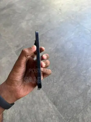 Apple iPhone 13 (Used)