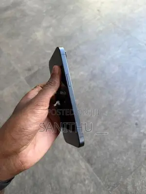 Apple iPhone 13 (Used)