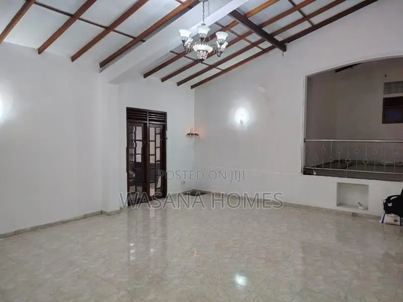 Spacious House for Sale Piliyandala