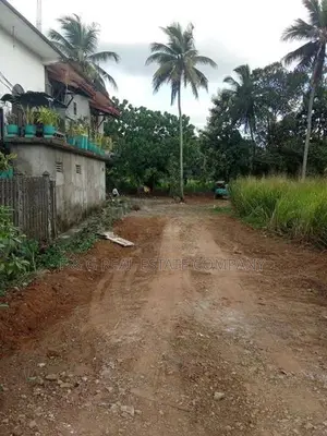 Polgahawela Maddalanda Land