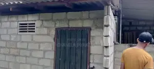 Land with House for Sale in Mawathagama