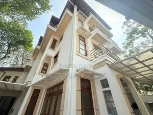 Super 3 Story House for sale Colombo 10