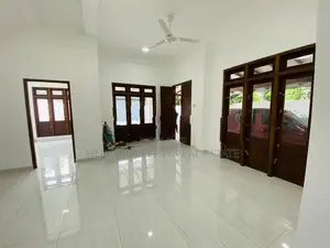 Luxury House for Sale in Athurugiriya