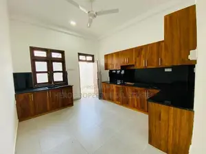Luxury House for Sale in Athurugiriya