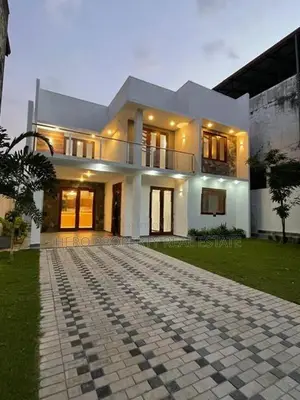 Luxury Modern House for Sale in Athurugiriya
