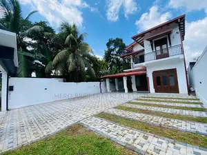 Luxury House for Sale in Athurugiriya