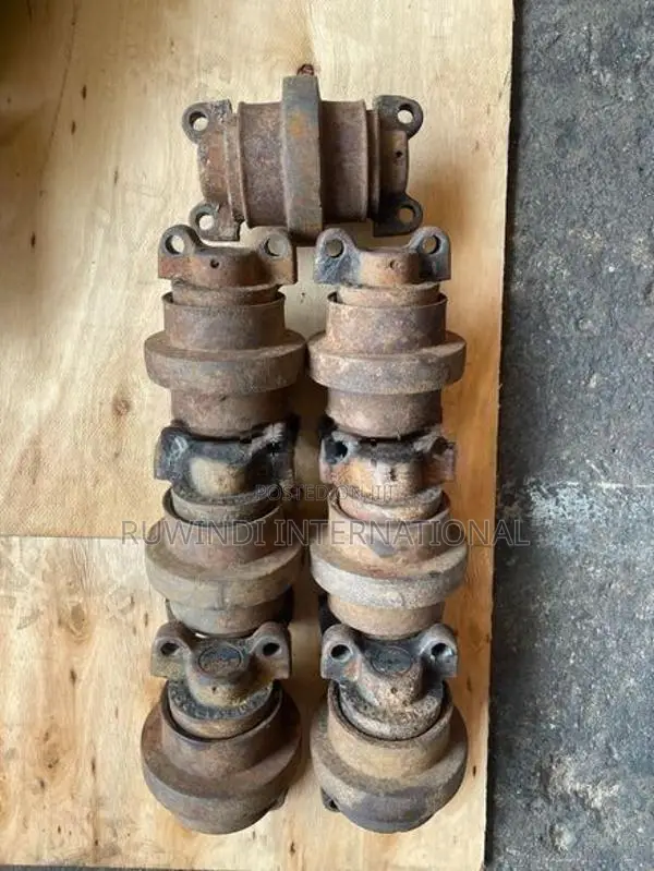 Kubota KH70 - Track Rollers