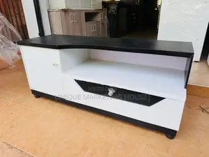 MODERN BLK AND WHITE 4ft TV STAND
