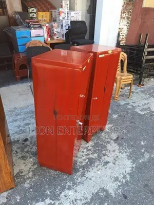 4×1.5 Ft Steel Half Cupboards