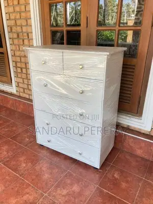 White chest of drawers