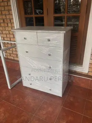 White chest of drawers